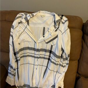 C. Est. 1946 women’s blouse, small